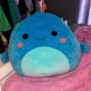 Blue and Teal Swishmallow Plush cute 🐟 it’s the big size. Brand new, no tags.